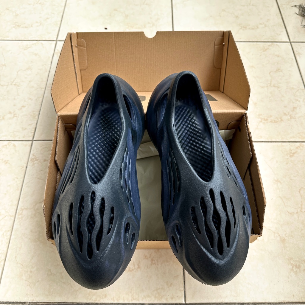 Size 8 Sandals Yeezy Foam Rnnr Mineral Blue